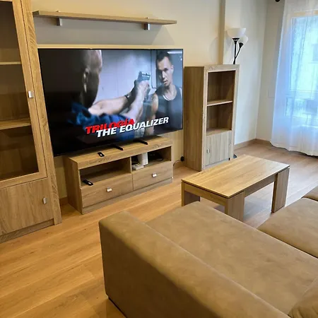 De Linos شقة لواركا